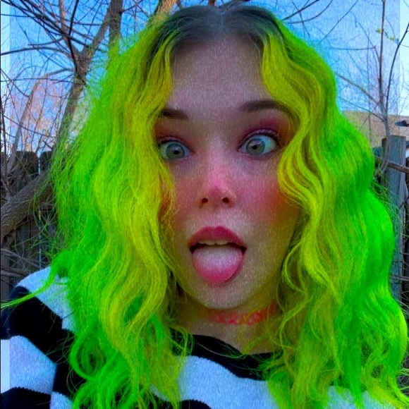 Meet your Posher, Evaline - Picture 2 of 5